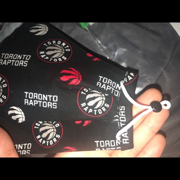 Toronto Raptors Mask - Picture 3 of 9